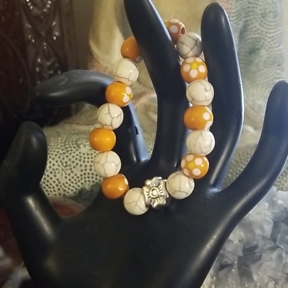 Orange and white bracelet - Picture 2 of 3